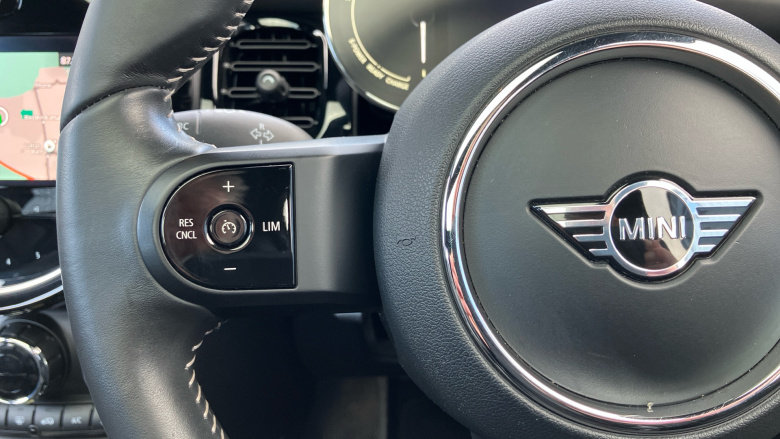 MINI Hatchback 135kW Cooper S Level 3 33kWh 3dr Auto Electric Hatchback